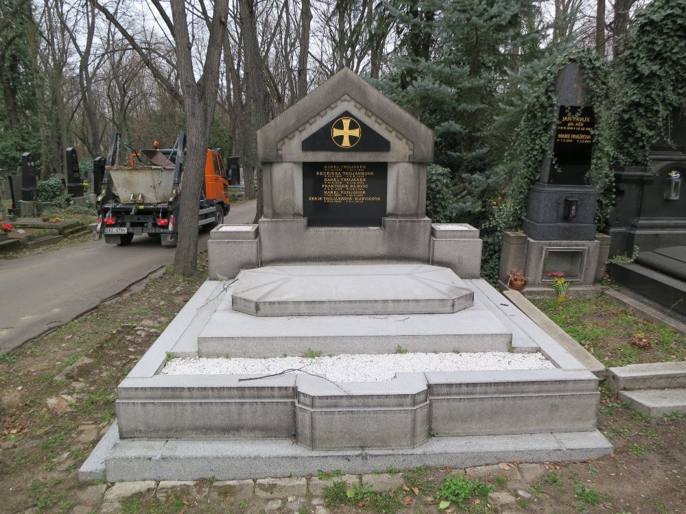 Renovace hrobů