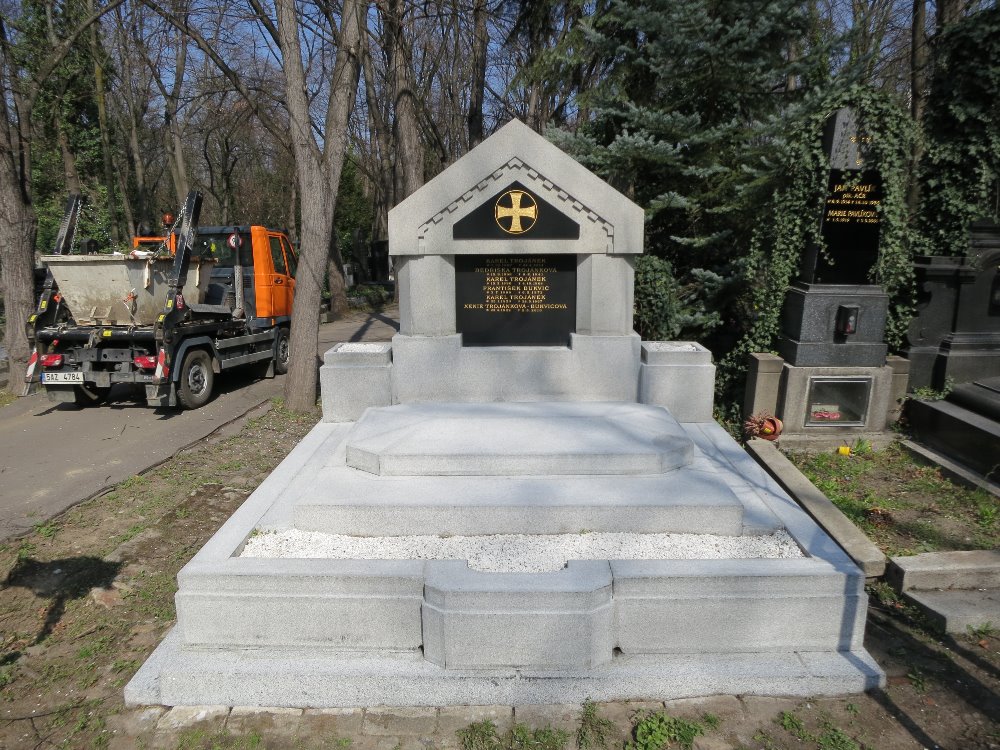 Renovace hrobů